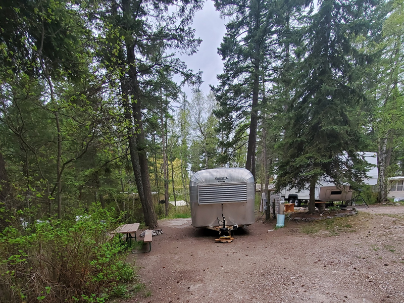 West Glacier KOA avec vues montagnes