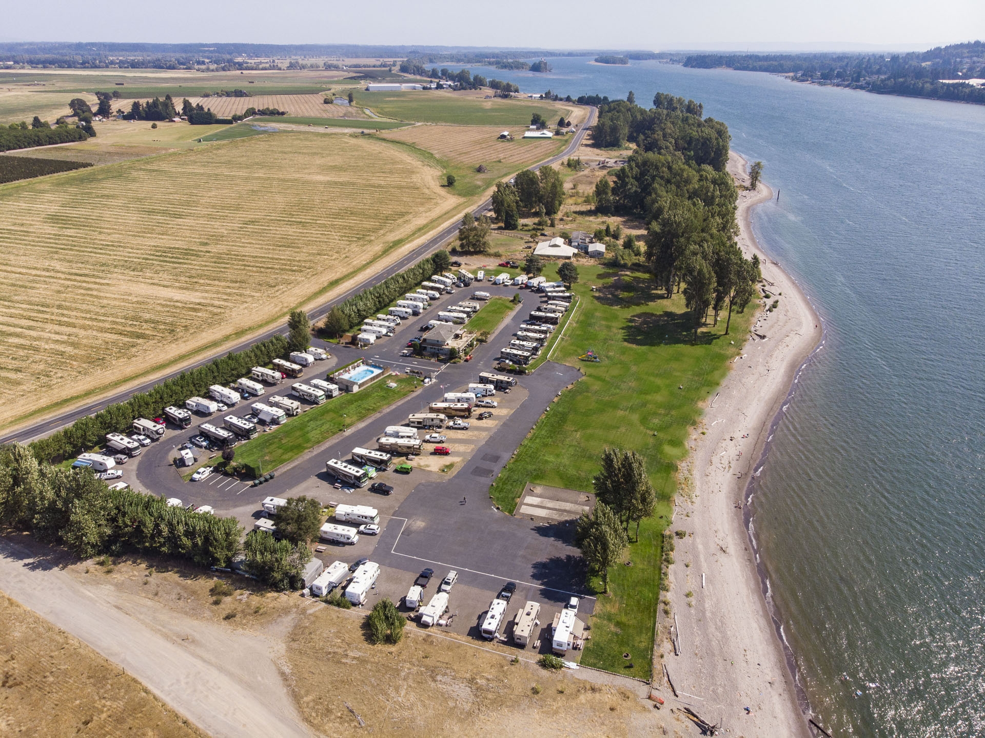Columbia Riverfront RV Park with scenic waterfront sites