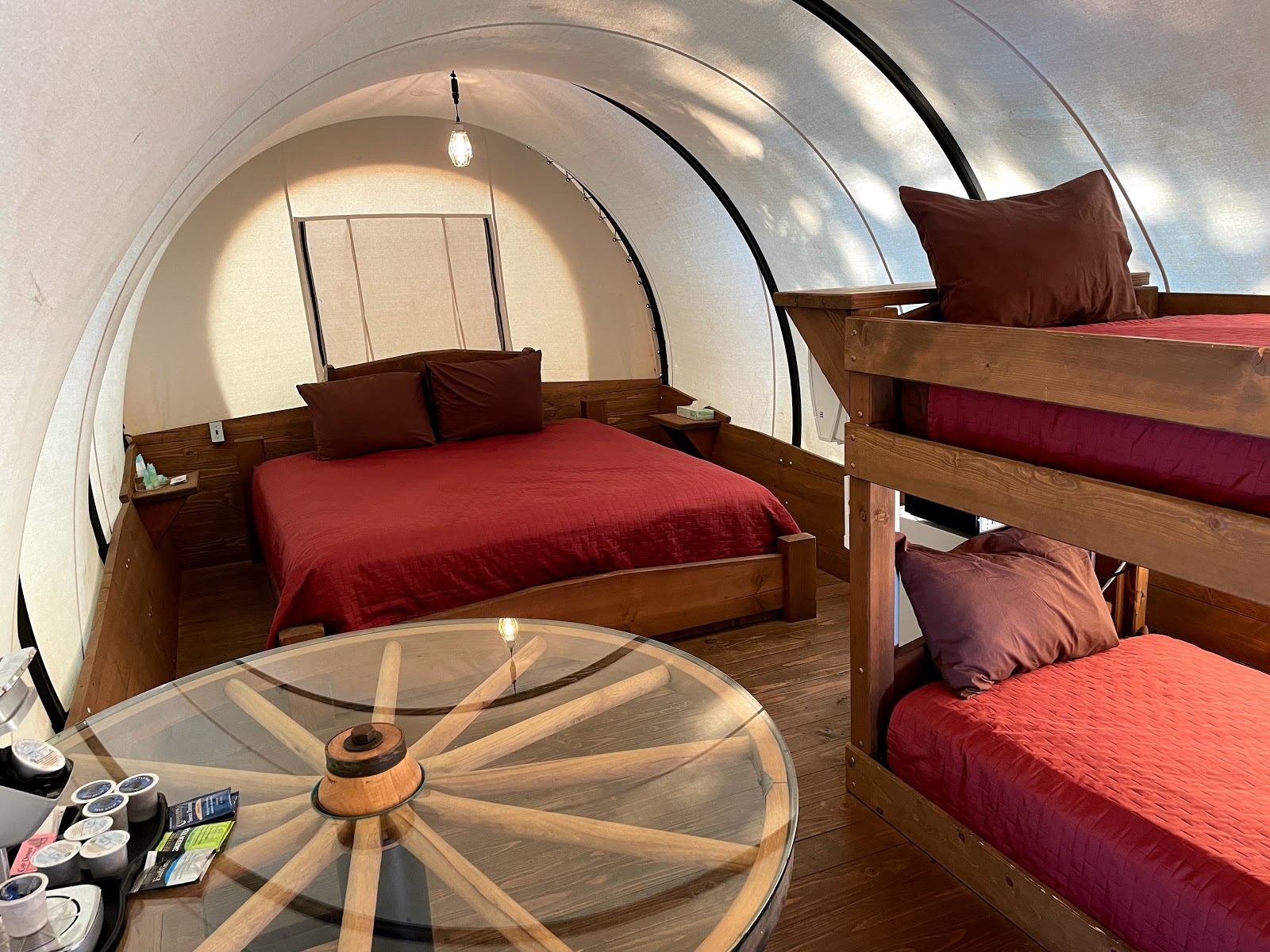 Piscine et installations du Yosemite Pines RV Resort