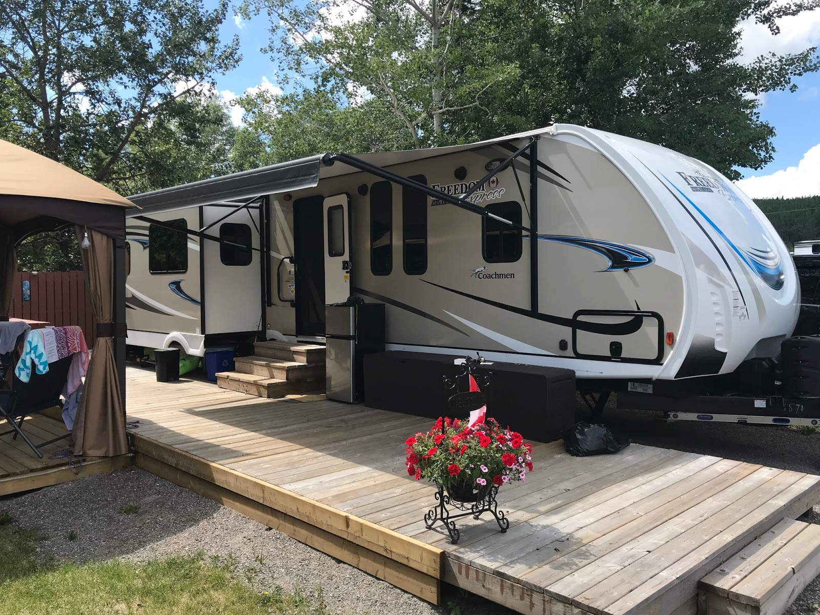 Terrain de camping Thunder Bay KOA Holiday avec emplacements VR