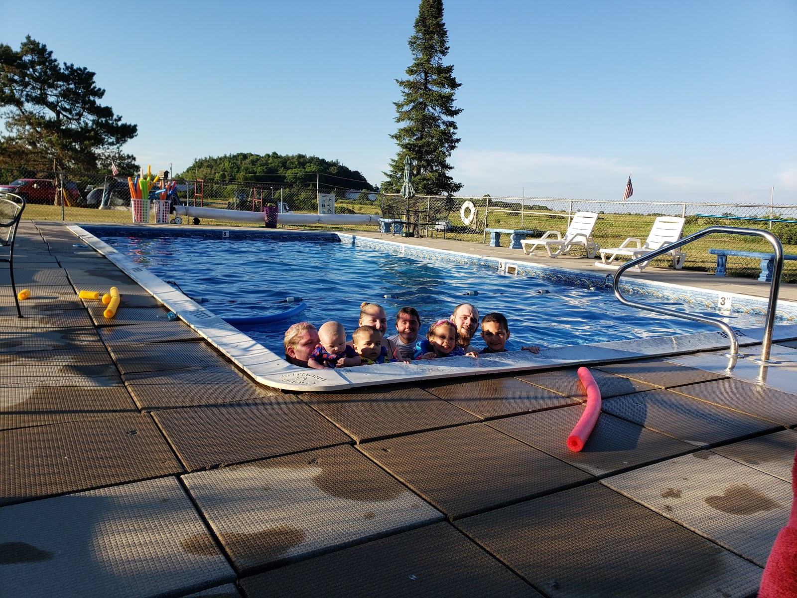 Sites en enfilade du Riverside Acres Campground