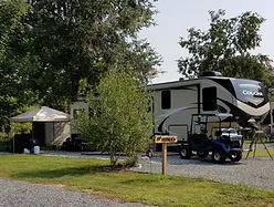 Emplacements riverains de Riverbrook RV Resort