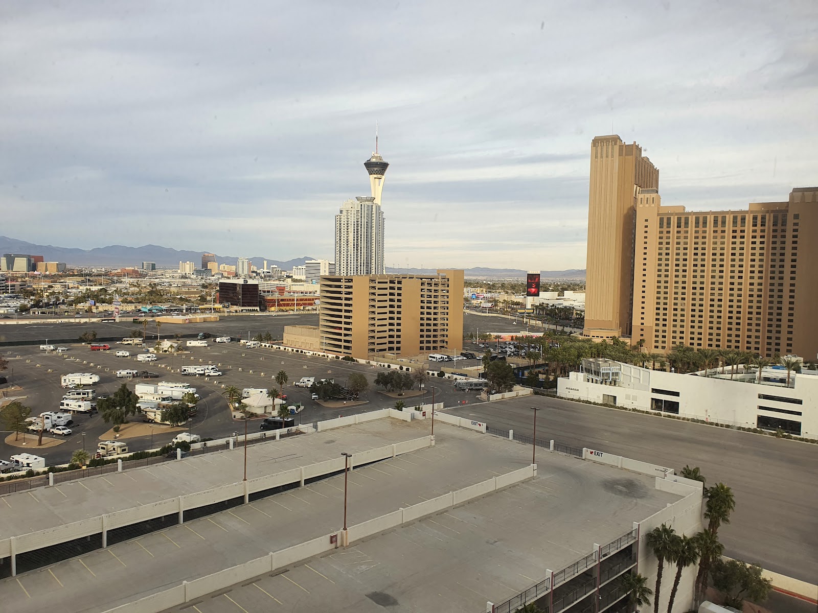 Circus Circus RV Park - Pictures, Features & Amenities | RVezy Campgrounds