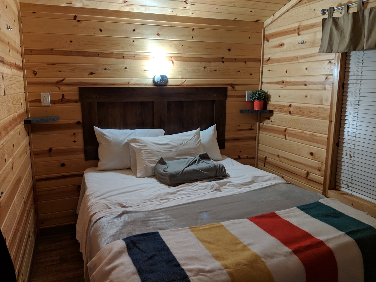 KOA Holiday Toronto West avec emplacements passage direct 50 ampères