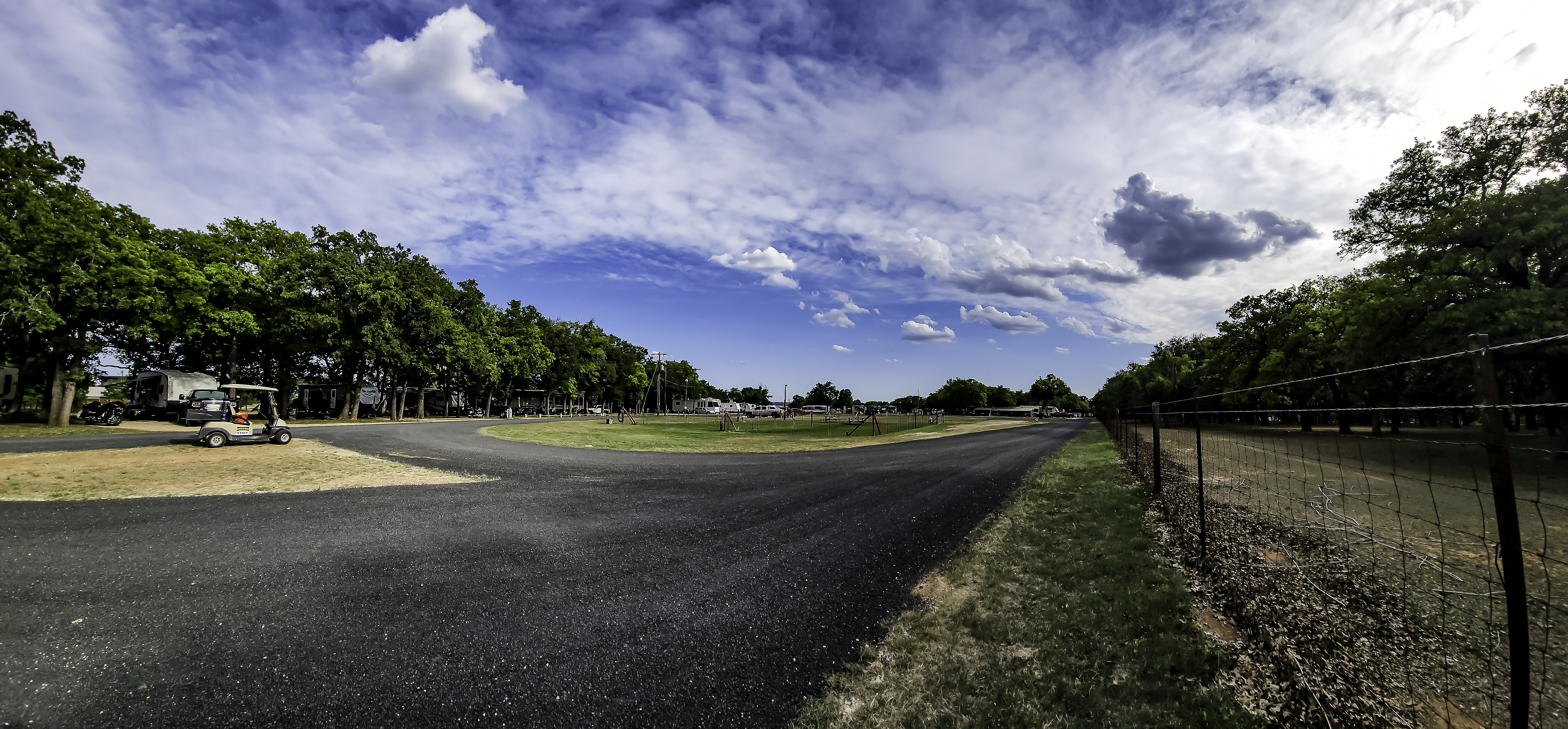 Oakwood RV Resort à Fredericksburg avec emplacements ombragés