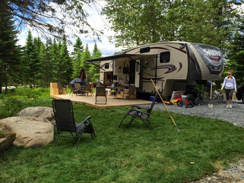 Cadre en bordure de lac de Camping Lac-Etchemin