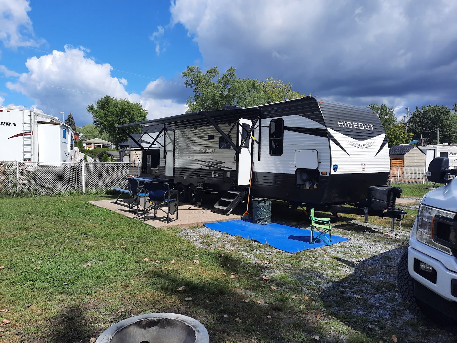 Terrain de camping Camping Lac Du Repos en bord de lac