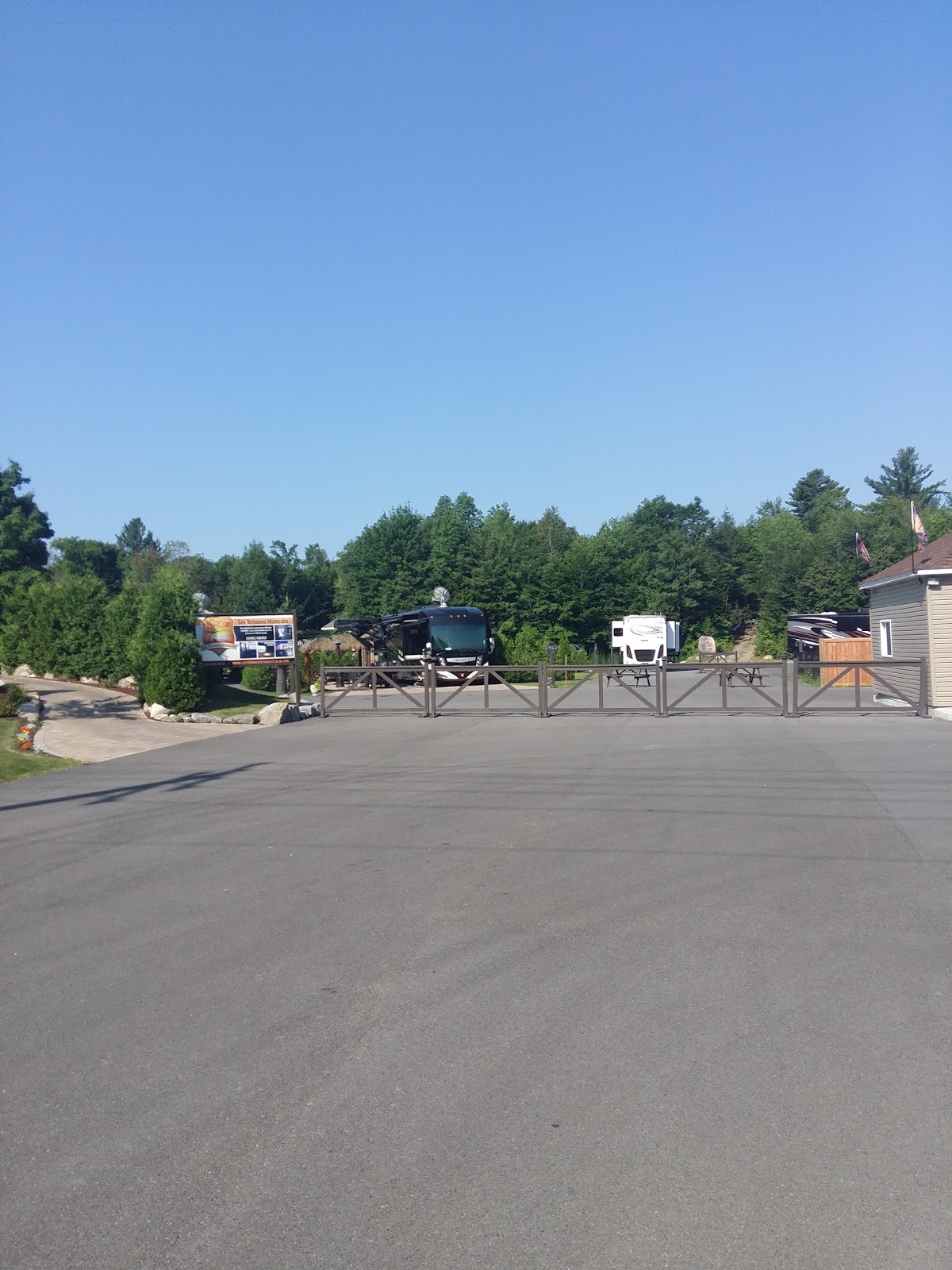 Les Terrasses Montcalm premium RV resort