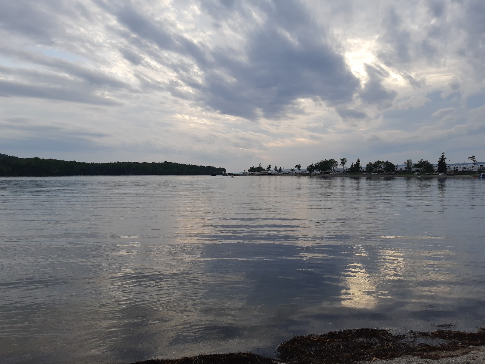 Spacious beachfront RV sites at Ben Eoin