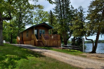 Piscine et aire de camping du Sun Retreats Sandbanks