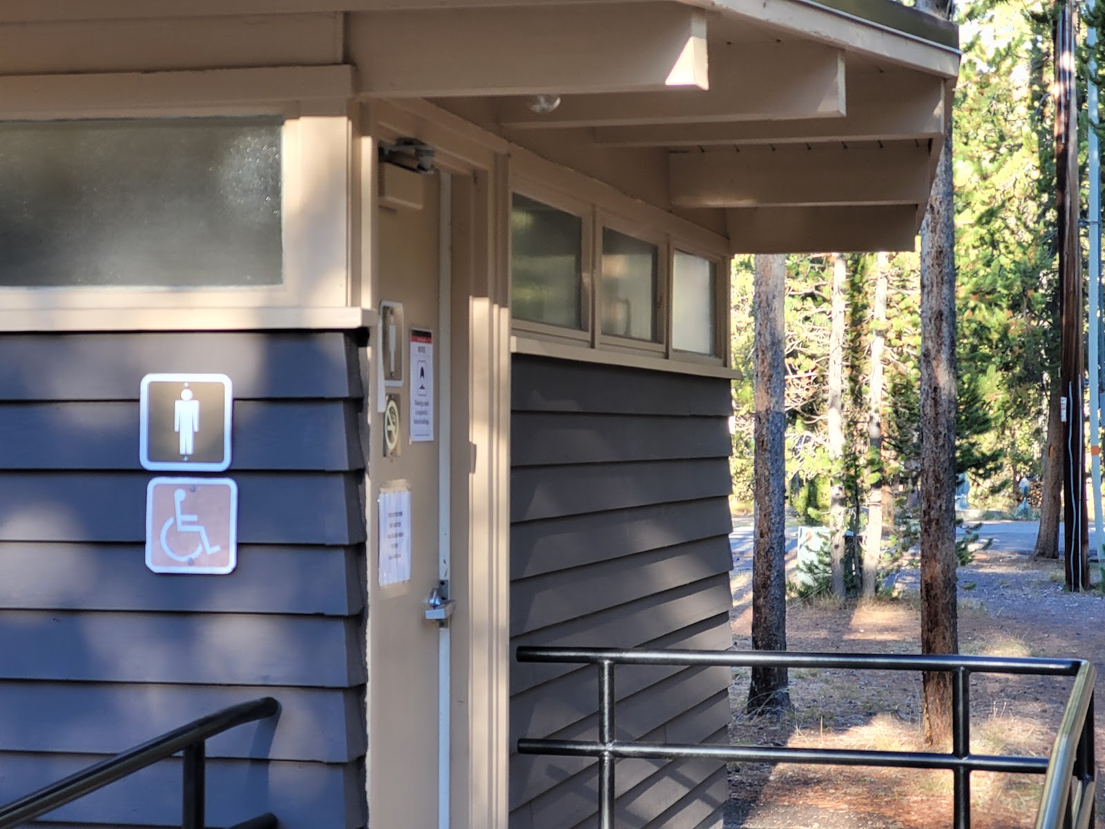 Terrain de camping Madison le long de la rivière Madison à Yellowstone