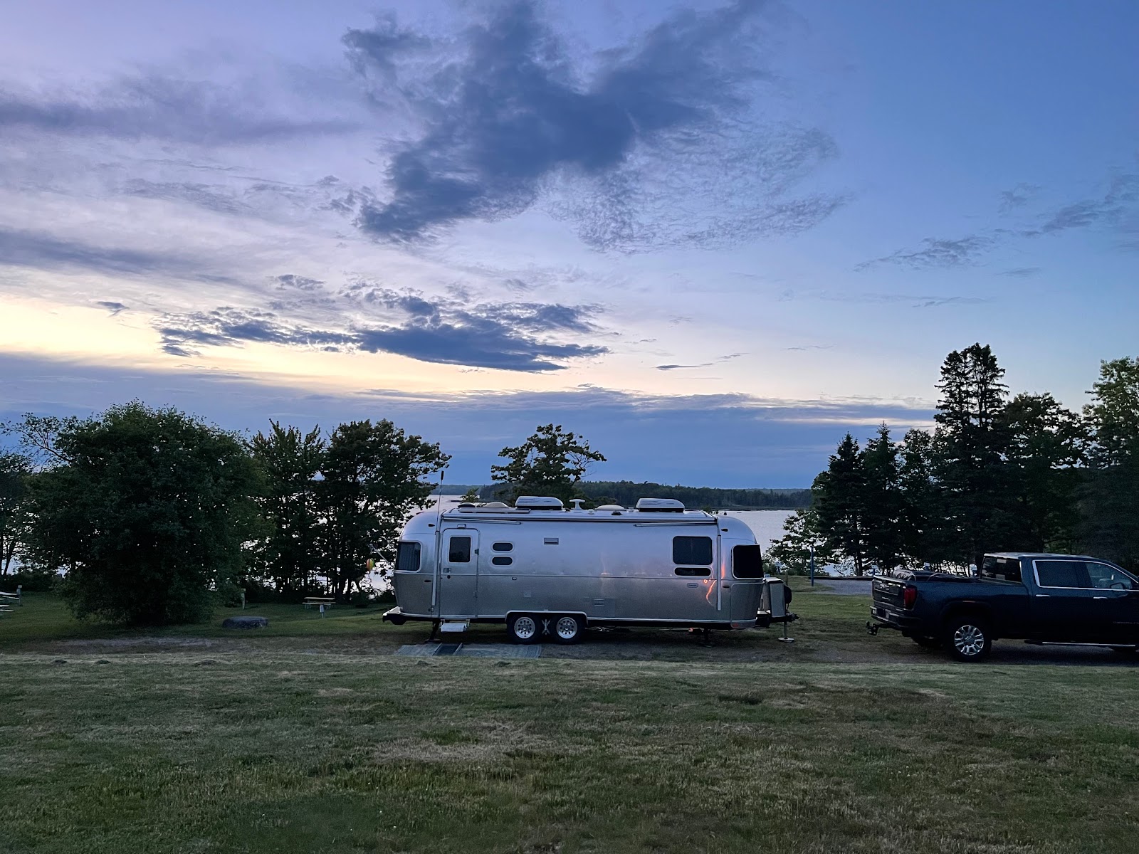 Sites spacieux de branchement complet du resort Mt Desert Narrows