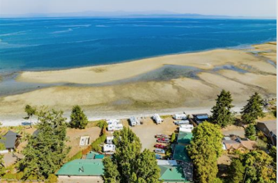 Roam Beach Resort Qualicum