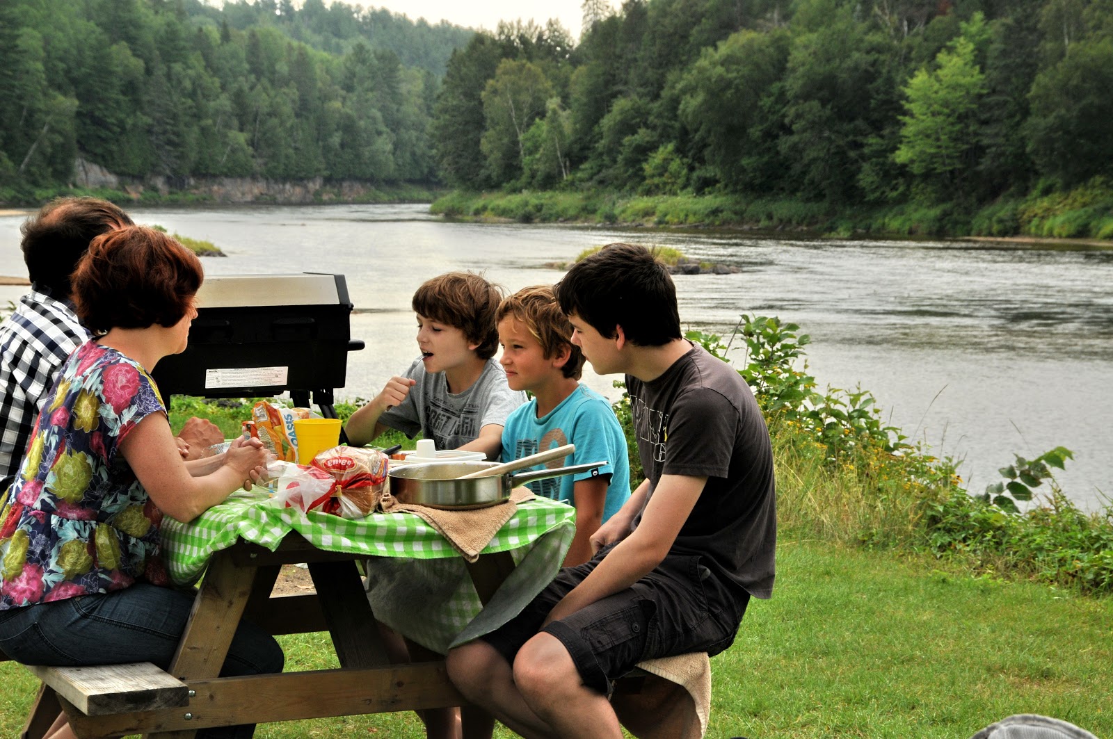 Camping Chutes aux Iroquois campground near Labelle