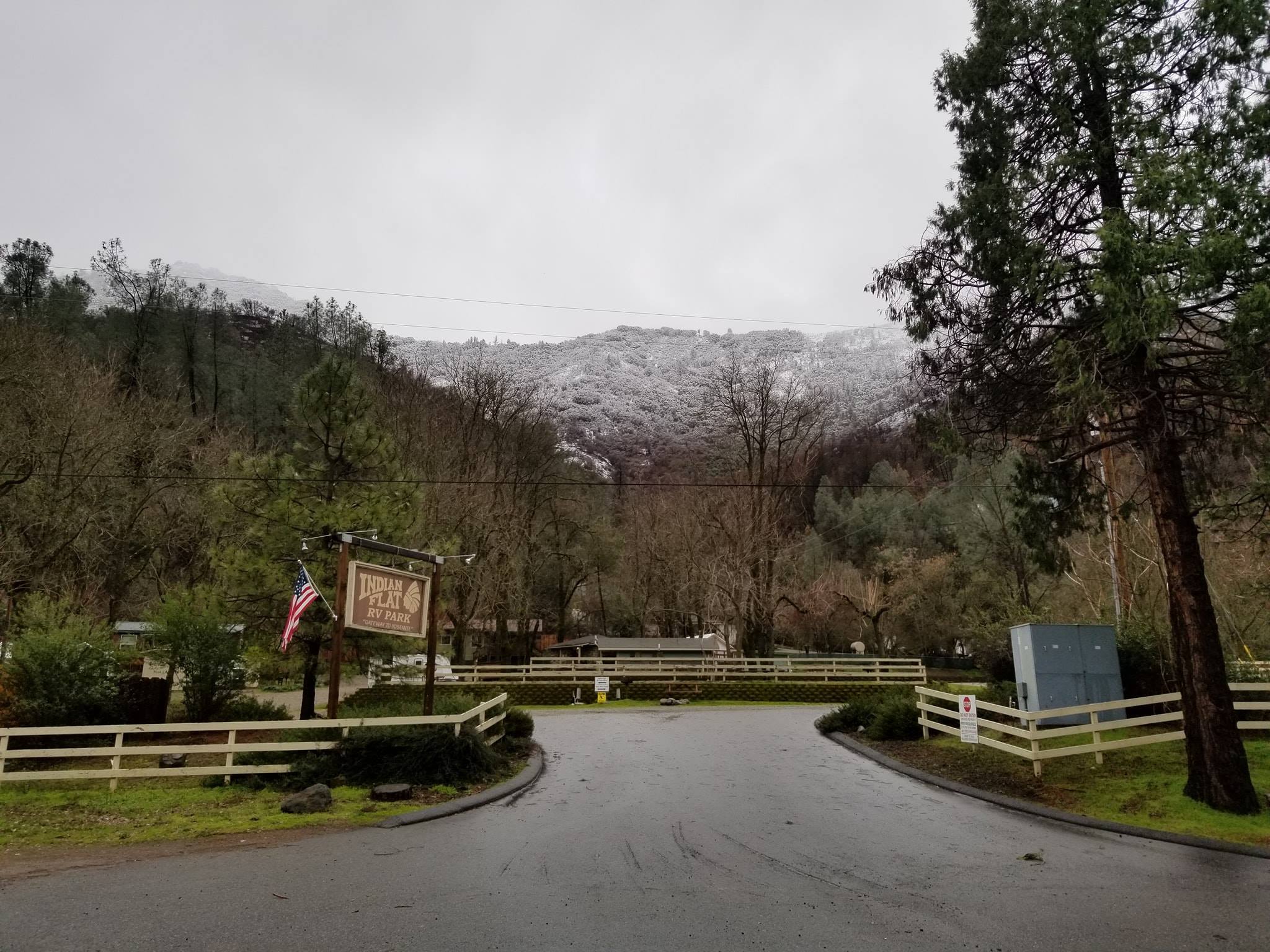 Indian Flat RV Park près de l'entrée de Yosemite