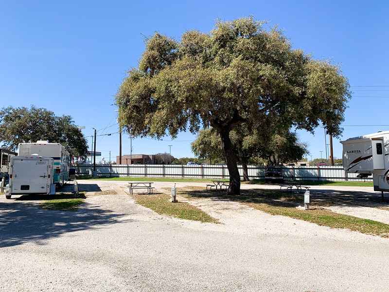 Roadrunner RV Park - Pictures, Features & Amenities | RVezy Campgrounds