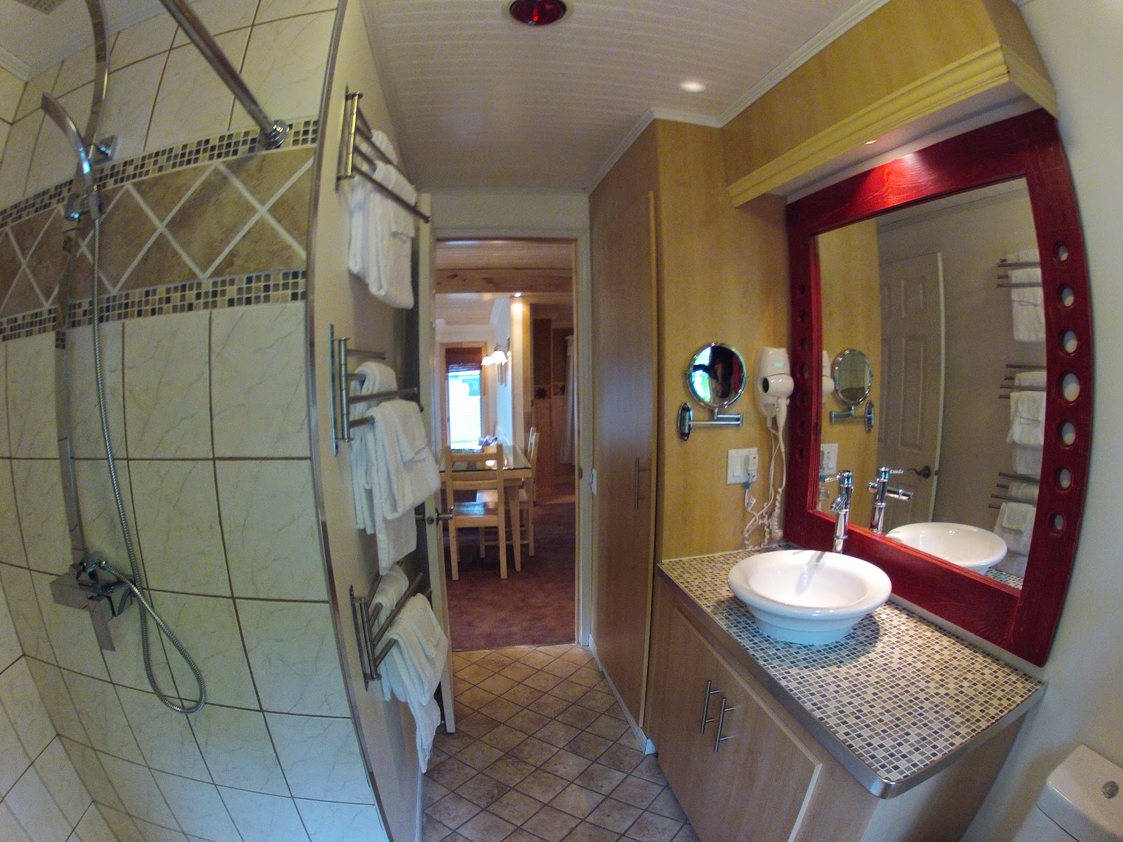 Emplacement VR avec branchements complets de Camping Juneau Chalets