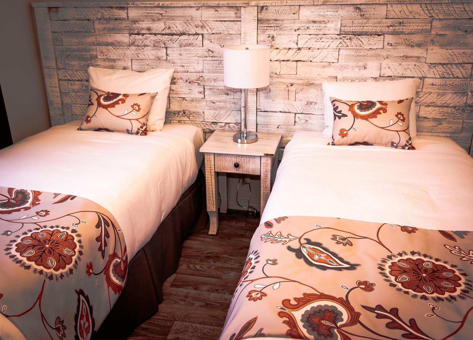 Camping VR au bord de l'eau Dam-En-Terre