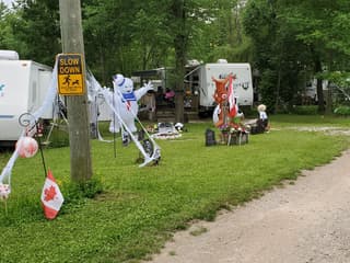 Roebuck Family Campground RV sites and pool