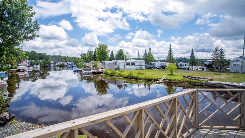 Parc VR Sun Retreats Huntsville avec emplacements passage direct pittoresques