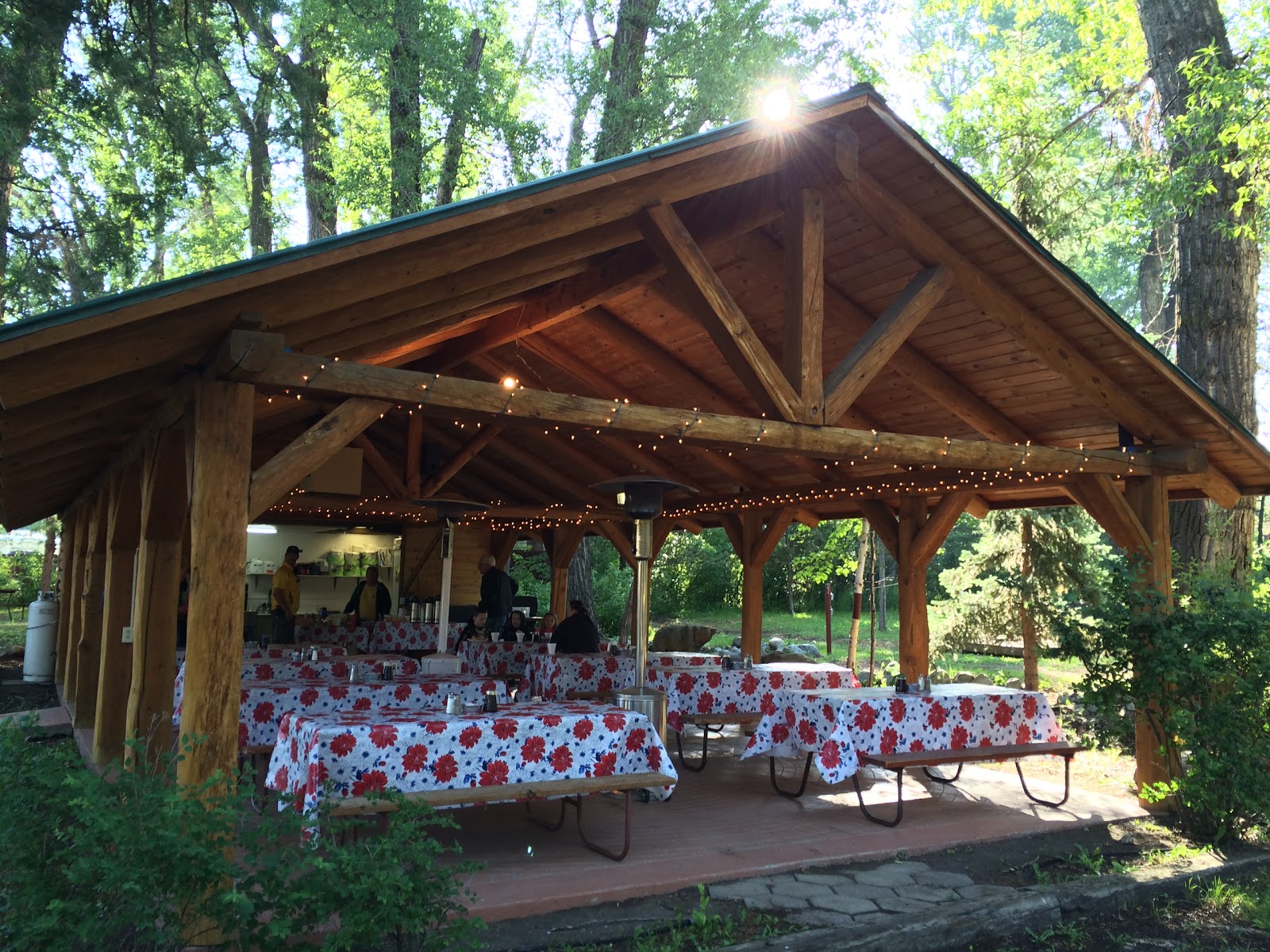 Livingston Paradise Valley KOA avec vue sur les montagnes