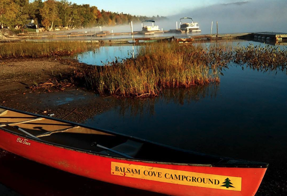 Sites riverains du terrain Balsam Cove avec branchements complets