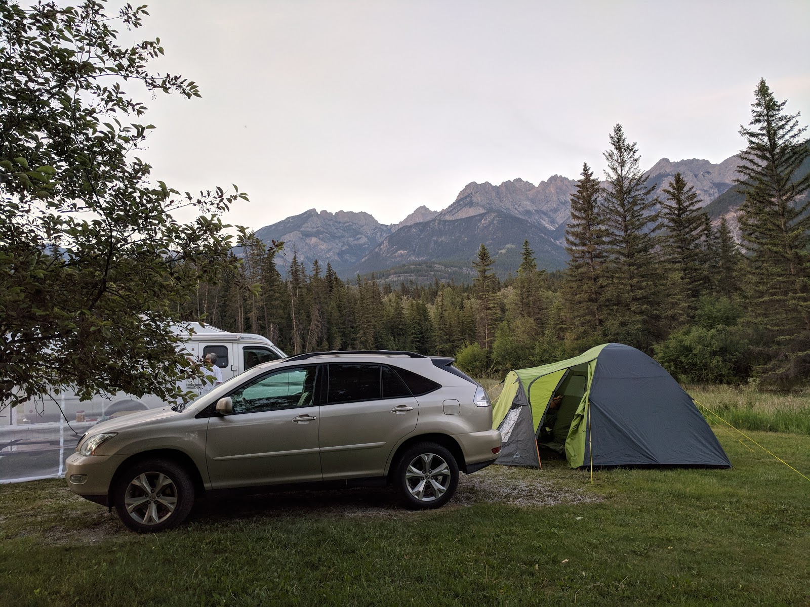 Spruce Grove Resort RV sites with resort amenities