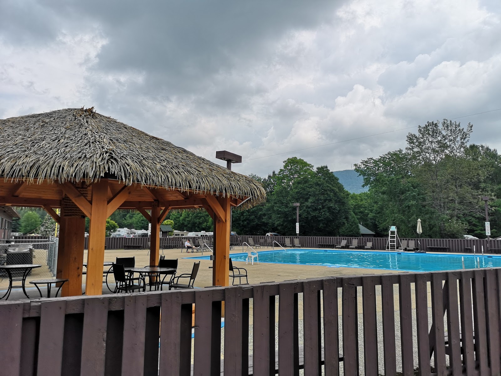 Emplacement montagnard de Camping Stoneham Inc avec installations récréatives