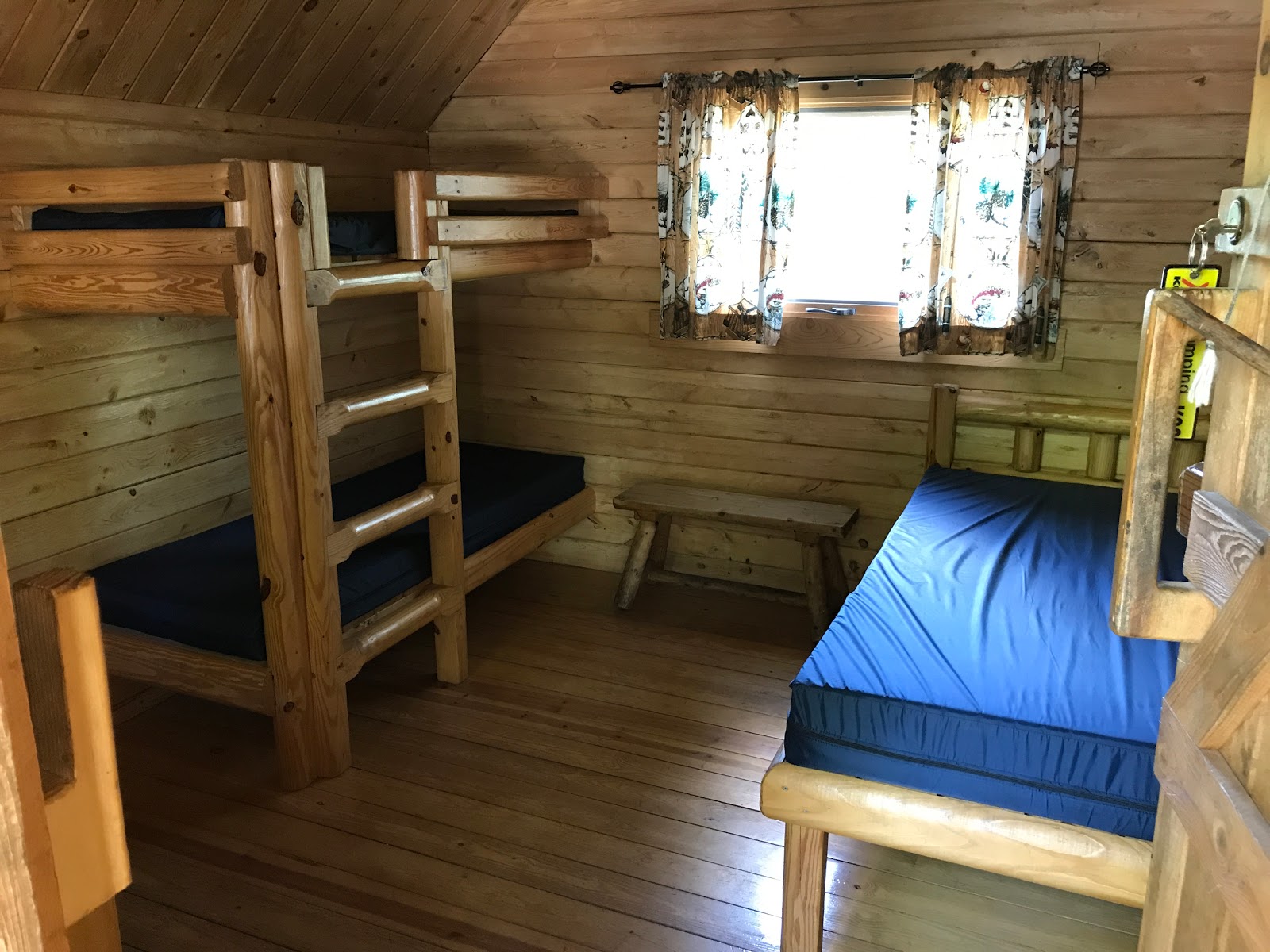 Emplacements branchés complets au Halifax West KOA