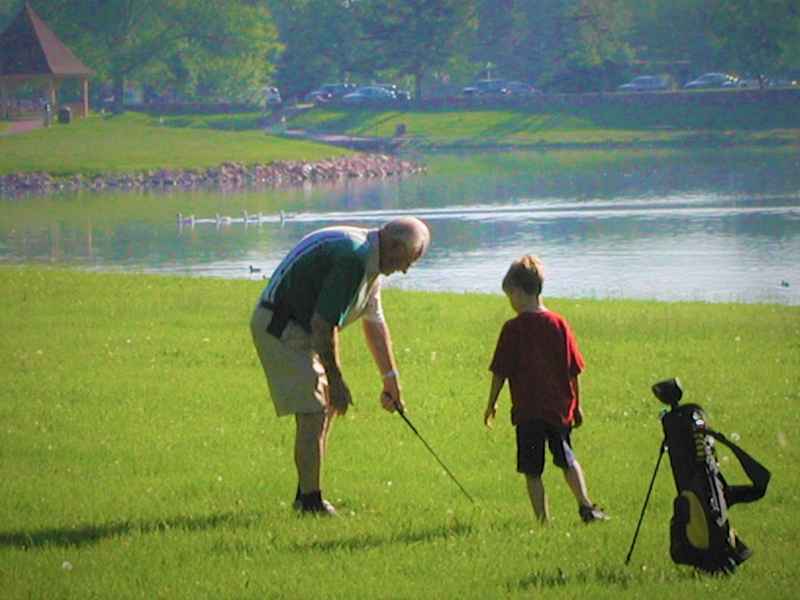 Lake Park Campground with scenic lakeside full hookup sites